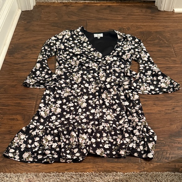 Robbie Bee Signature Black Dress - Picture 1 of 4